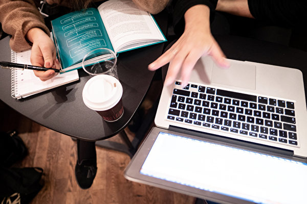 Webinar: Authentic Content Webinar: Authentic Content
